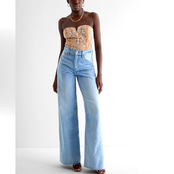 Embroidered Eyelet V-Wire Tube Top - Picture 1 of 16